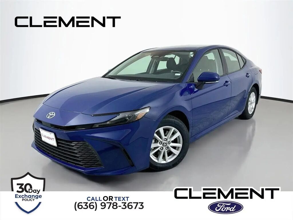 2026 Toyota Camry SE — photo 1 of 9