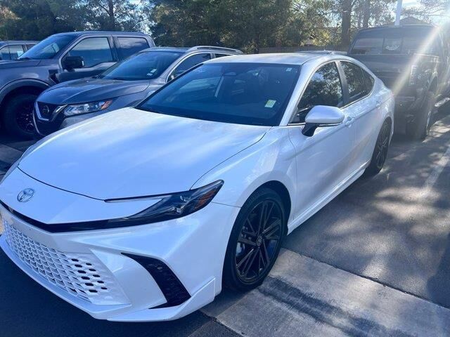 2026 Toyota Camry SE — photo 1 of 32