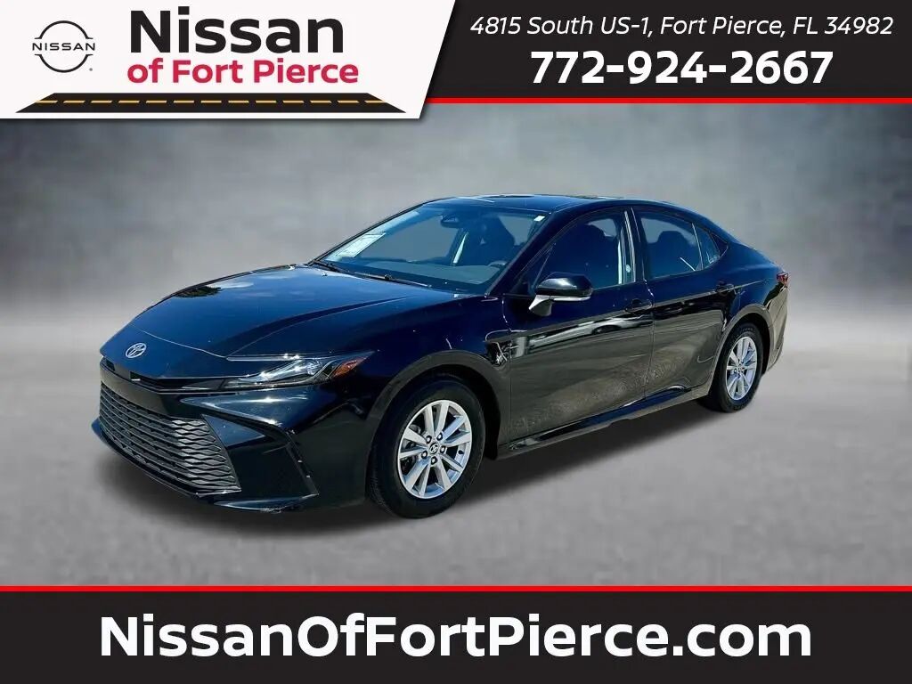 2025 Toyota Camry LE — photo 1 of 13
