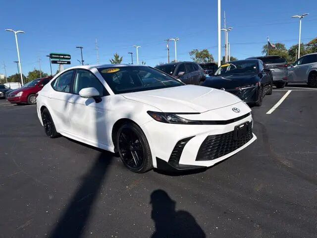 2025 Toyota Camry SE