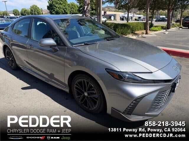 2025 Toyota Camry SE — photo 1 of 1