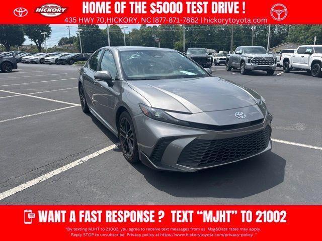 2025 Toyota Camry SE
