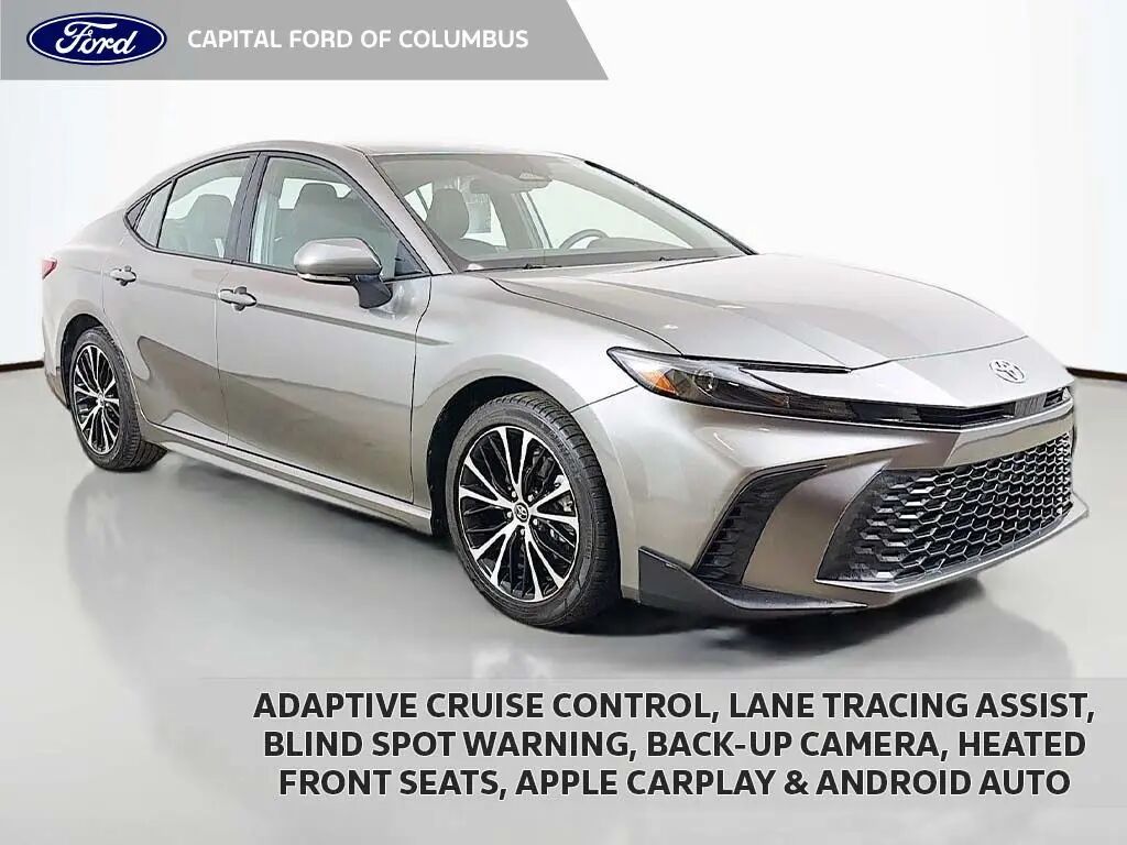 2026 Toyota Camry SE — photo 1 of 11