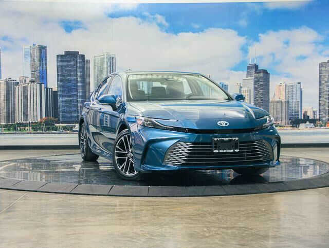 2025 Toyota Camry XLE — photo 1 of 16