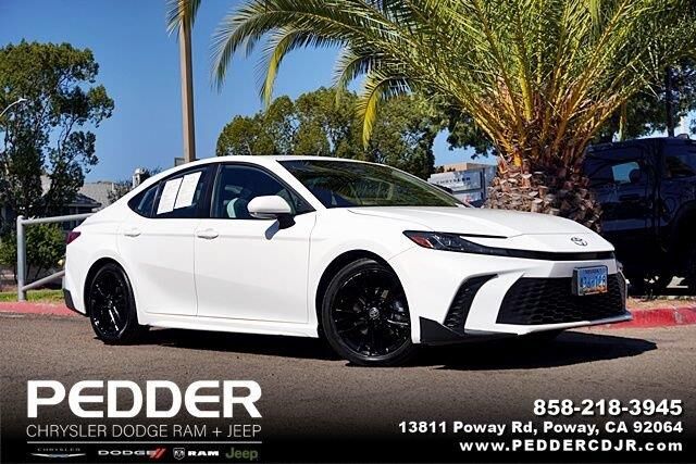 2025 Toyota Camry SE — photo 1 of 41