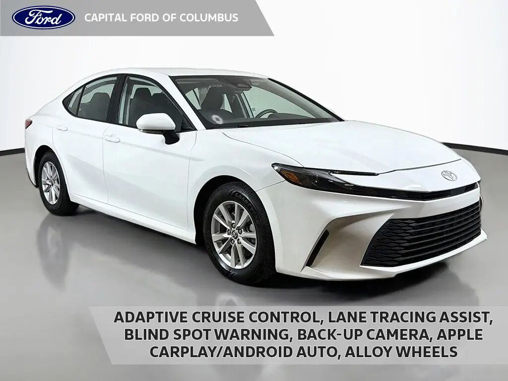 2025 Toyota Camry LE — photo 1 of 12