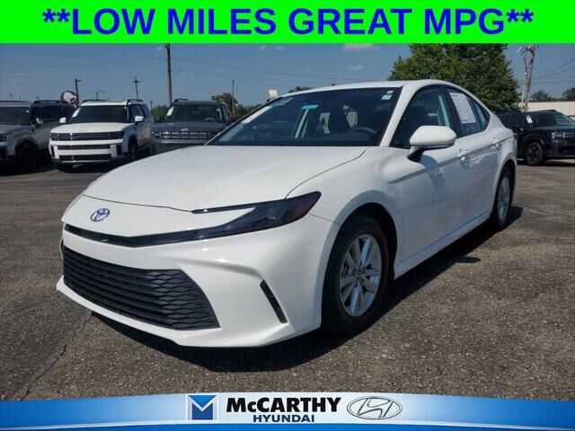 2025 Toyota Camry LE — photo 1 of 13