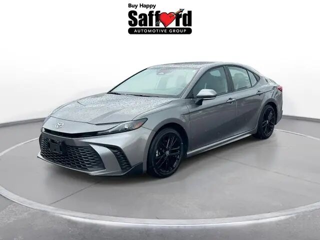 2025 Toyota Camry SE — photo 1 of 13
