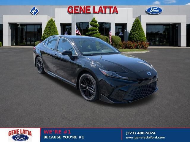 2025 Toyota Camry SE
