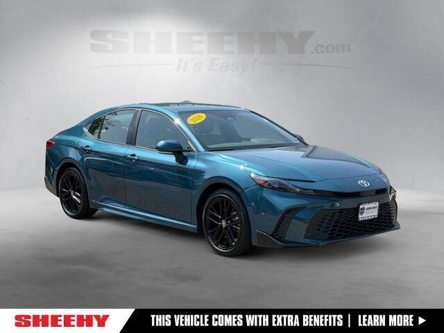 2026 Toyota Camry SE — photo 1 of 11