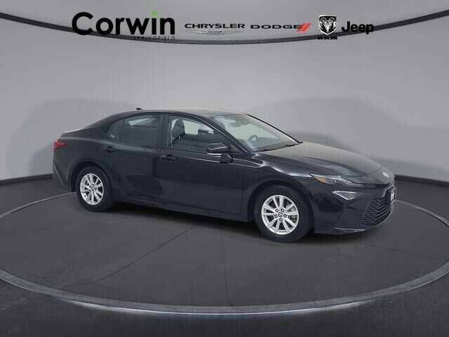 2026 Toyota Camry LE — photo 1 of 13