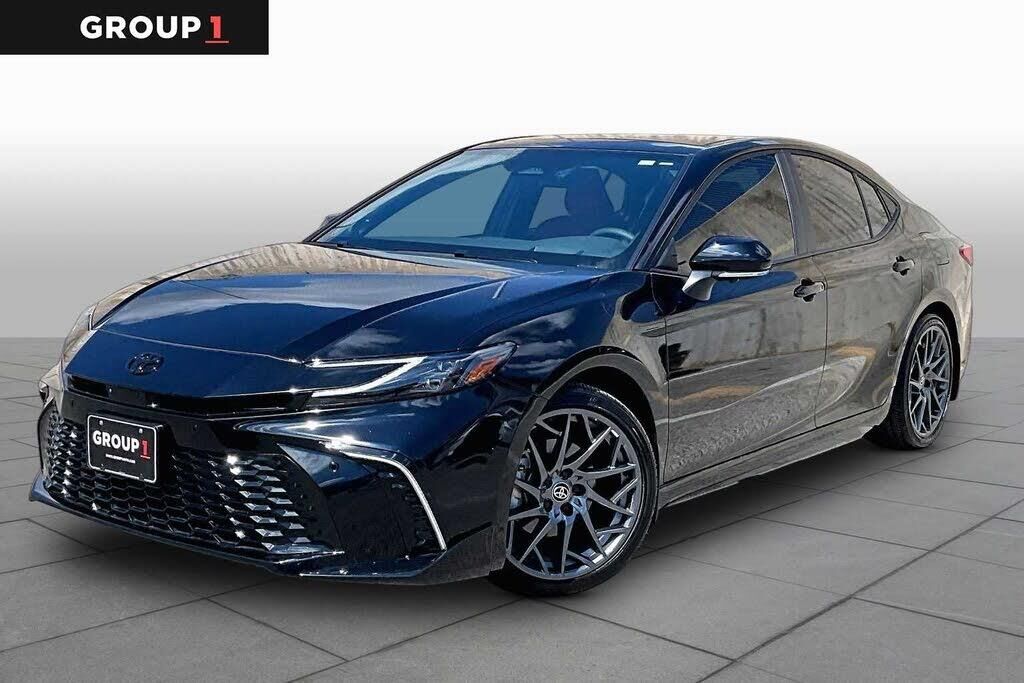 2026 Toyota Camry SE — photo 1 of 1