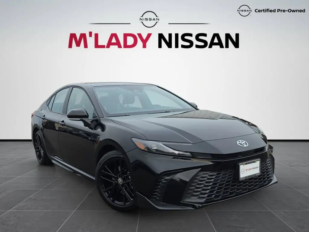 2026 Toyota Camry SE — photo 1 of 13