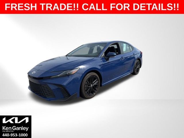 2025 Toyota Camry SE — photo 1 of 6