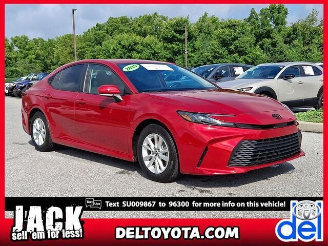 2025 Toyota Camry LE — photo 1 of 2