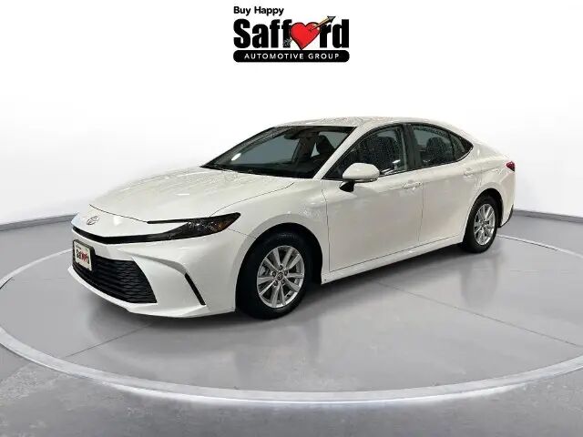 2025 Toyota Camry LE — photo 1 of 13