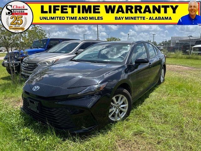 2025 Toyota Camry LE — photo 1 of 36