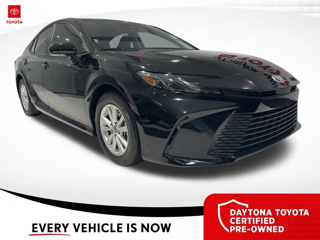 2025 Toyota Camry LE — photo 1 of 13