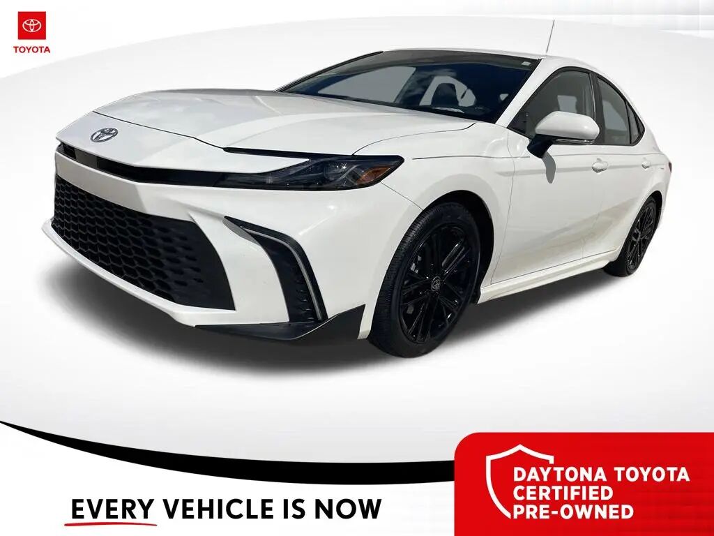 2026 Toyota Camry SE — photo 1 of 13