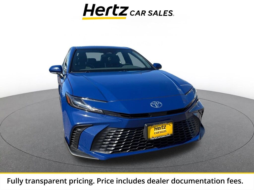 2026 Toyota Camry SE — photo 1 of 13
