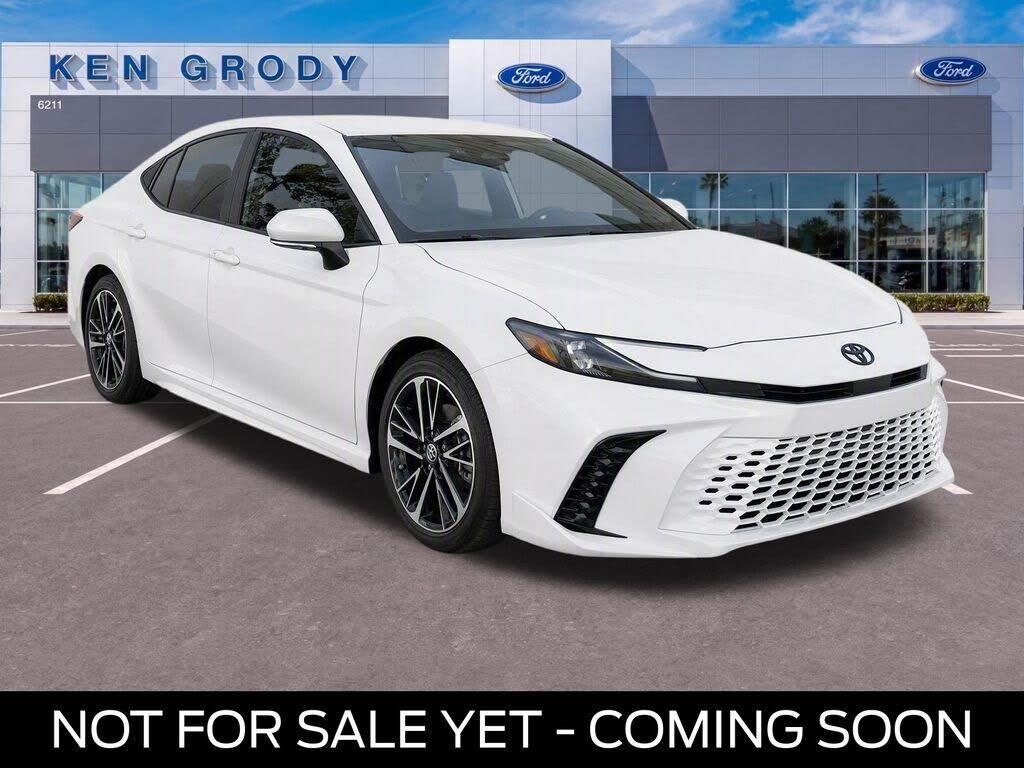 2026 Toyota Camry SE — photo 1 of 2