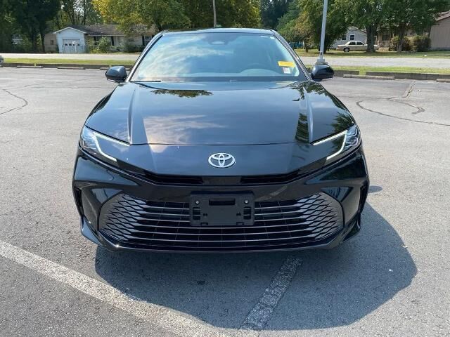2025 Toyota Camry XLE — photo 1 of 24