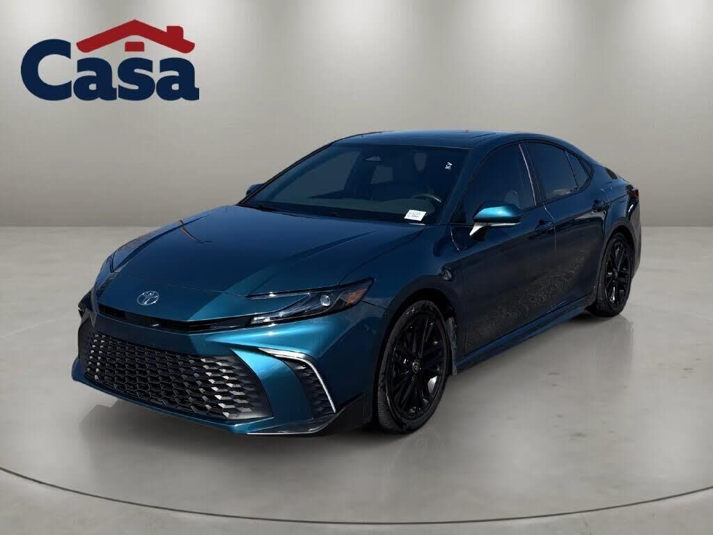 2025 Toyota Camry SE — photo 1 of 1
