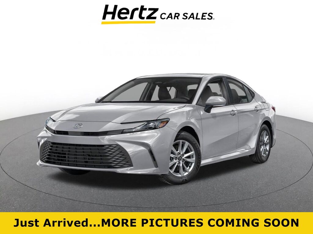 2025 Toyota Camry LE — photo 1 of 4