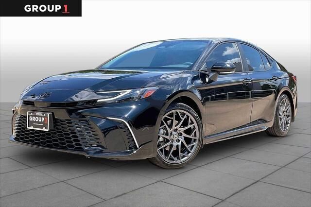 2025 Toyota Camry XSE — photo 1 of 8