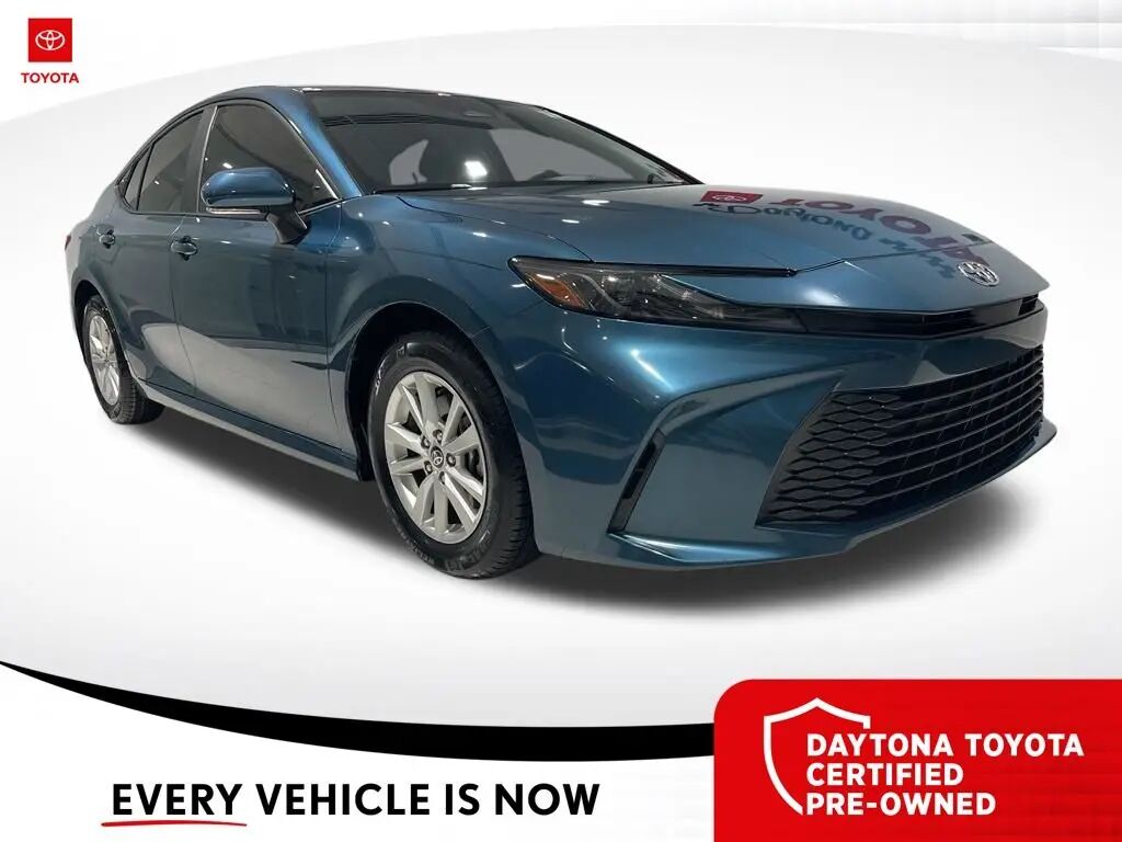2025 Toyota Camry LE — photo 1 of 13