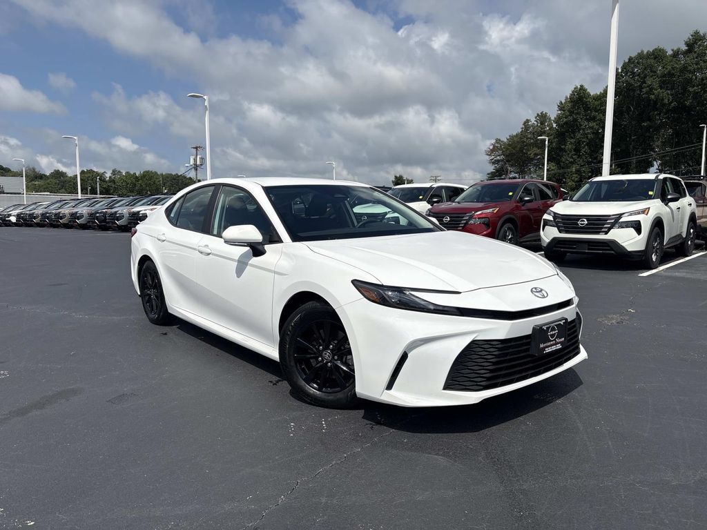 2025 Toyota Camry — photo 1 of 13