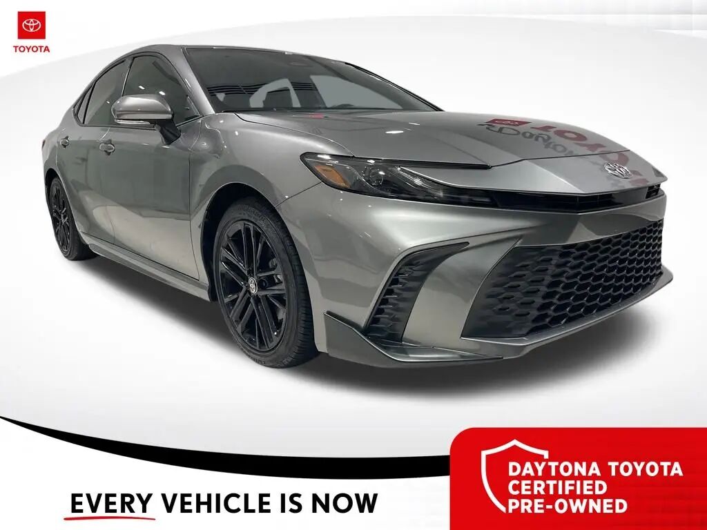 2026 Toyota Camry SE — photo 1 of 14