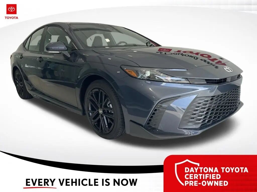 2026 Toyota Camry SE — photo 1 of 10