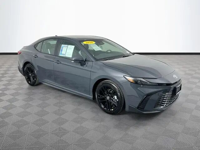 2026 Toyota Camry SE — photo 1 of 13