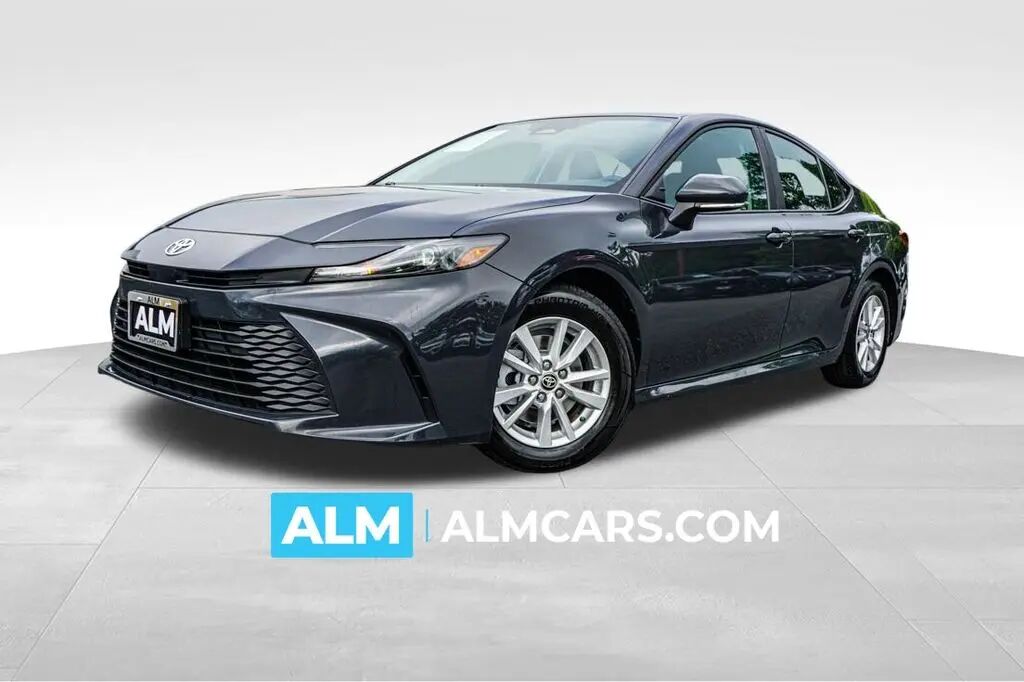 2025 Toyota Camry LE — photo 1 of 11