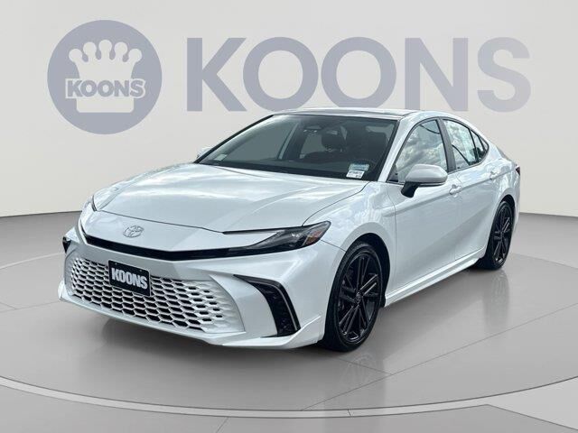2025 Toyota Camry LE — photo 1 of 26