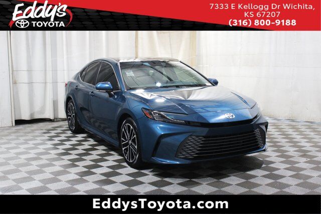 2025 Toyota Camry XLE — photo 1 of 13