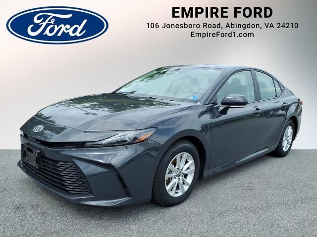 2025 Toyota Camry XLE — photo 1 of 12