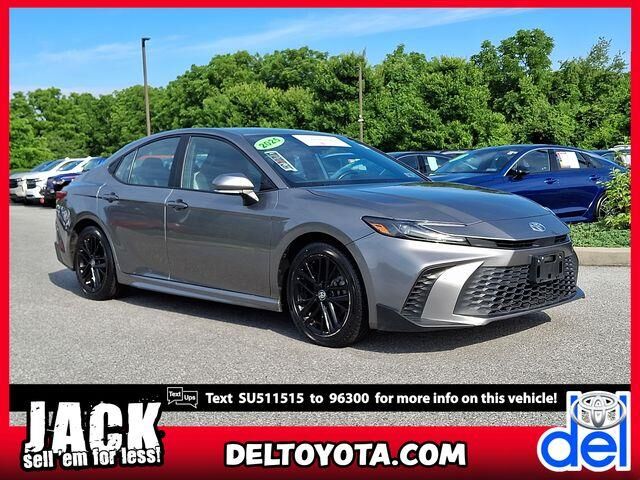 2025 Toyota Camry SE — photo 1 of 13