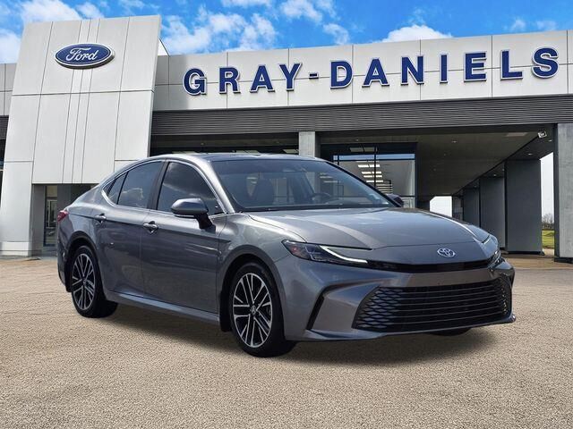 2025 Toyota Camry XLE — photo 1 of 26
