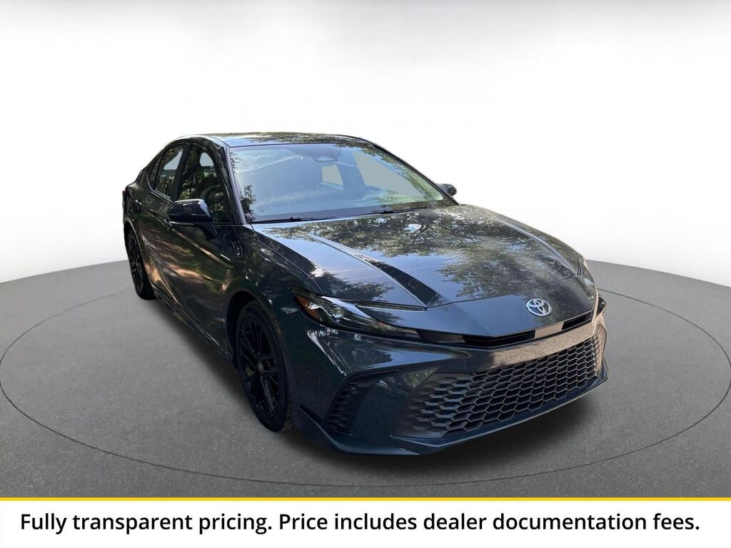2026 Toyota Camry SE — photo 1 of 13