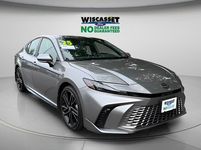 2025 Toyota Camry SE — photo 1 of 1