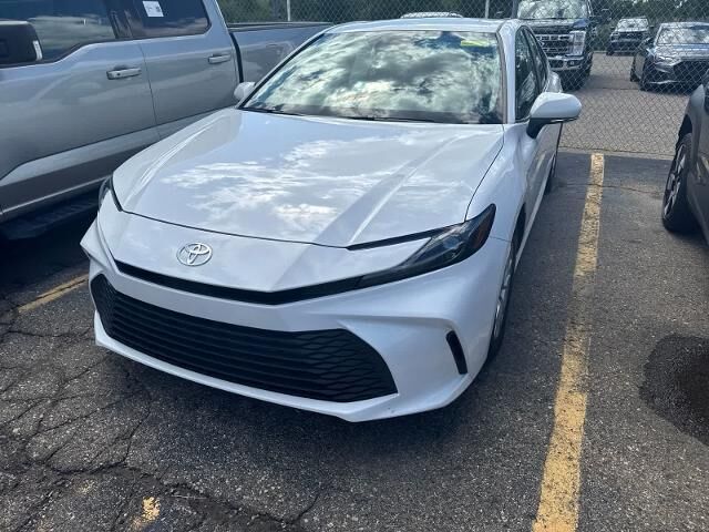 2025 Toyota Camry LE — photo 1 of 26