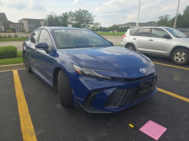 2026 Toyota Camry SE — photo 1 of 3
