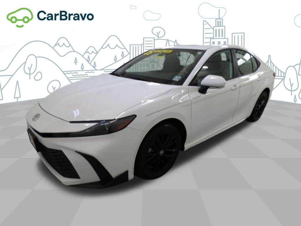 2025 Toyota Camry SE — photo 1 of 6