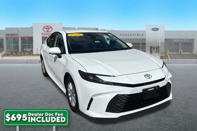2025 Toyota Camry LE — photo 1 of 23