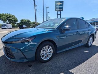 2025 Toyota Camry LE — photo 1 of 26
