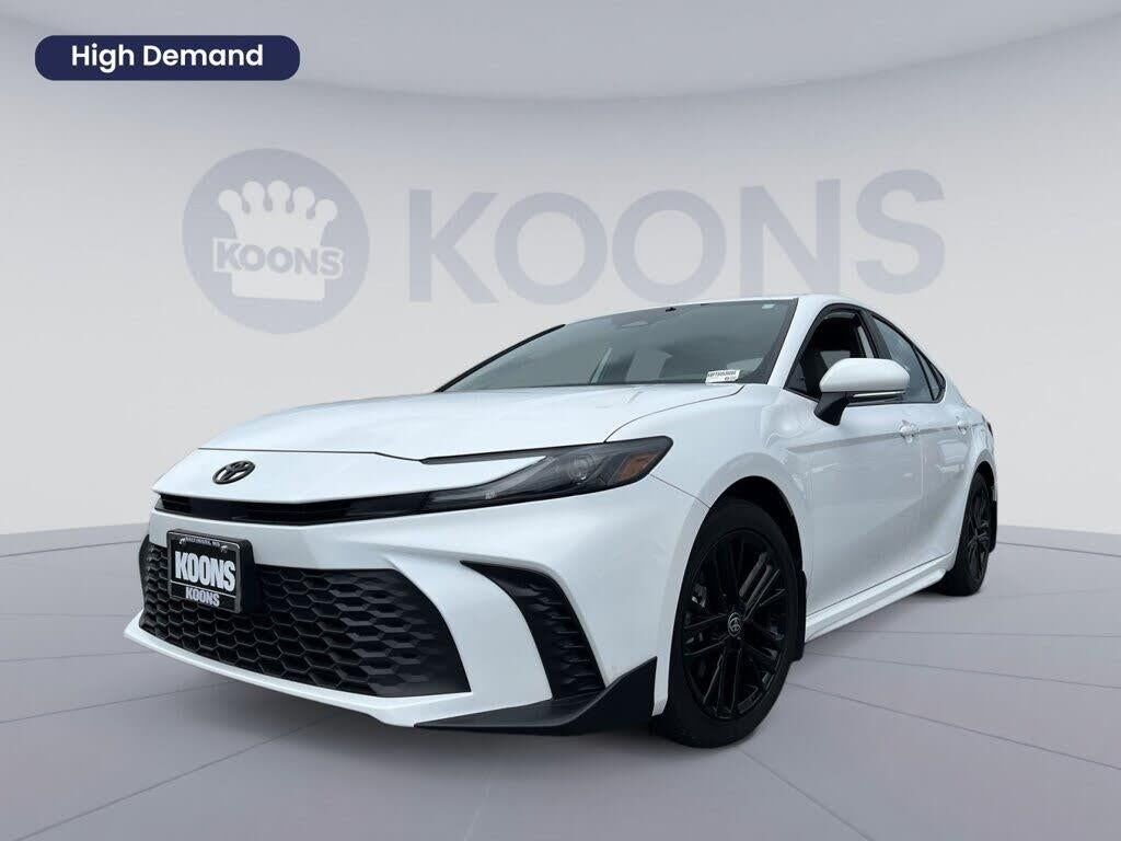 2025 Toyota Camry LE — photo 1 of 1