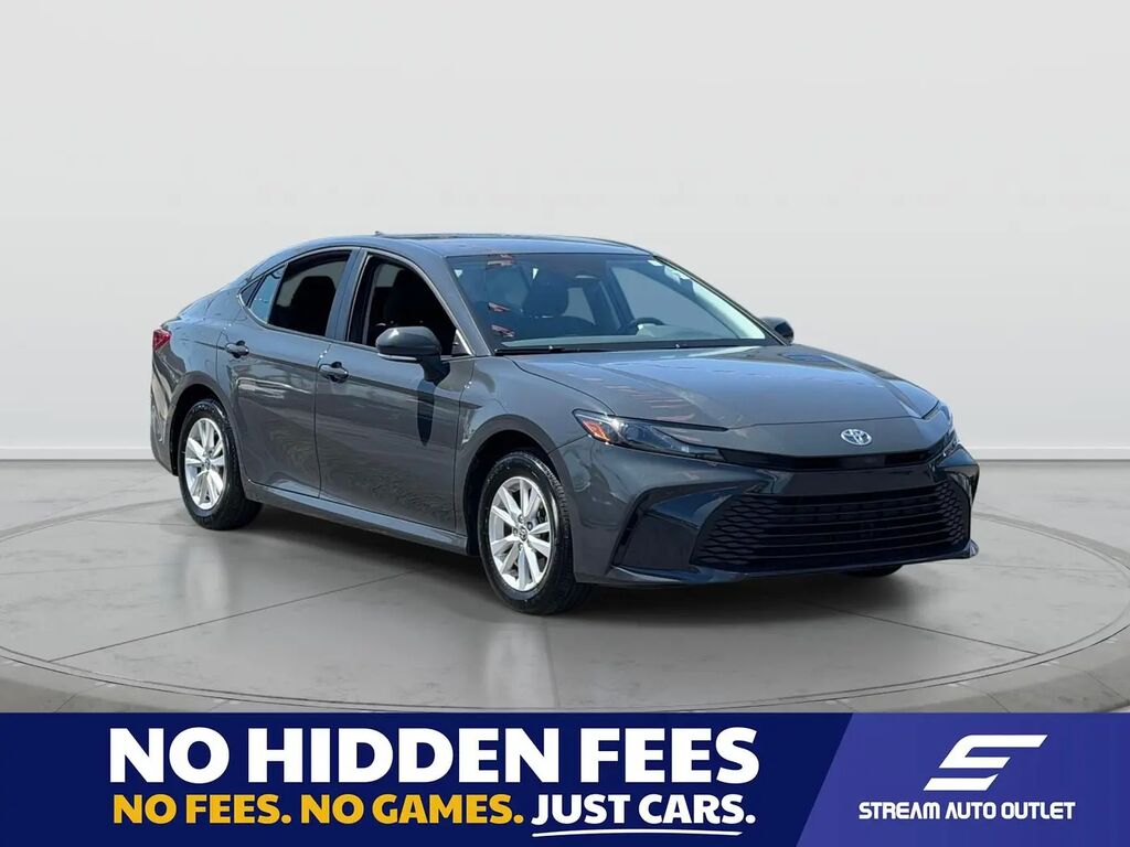 2025 Toyota Camry LE — photo 1 of 10