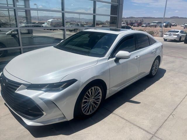 2022 Toyota Avalon Limited — photo 1 of 13